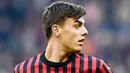 Daniel Maldini - Generasi ketiga klan Maldini di AC Milan ini berposisi sebagai seorang gelandang. Pemain yang baru berusia 19 tahun itu bahkan telah sukses mencetak gol perdananya bagi Rossoneri pada pekan ke-4 melawan Spezia. (AFP/Miguel Medina)