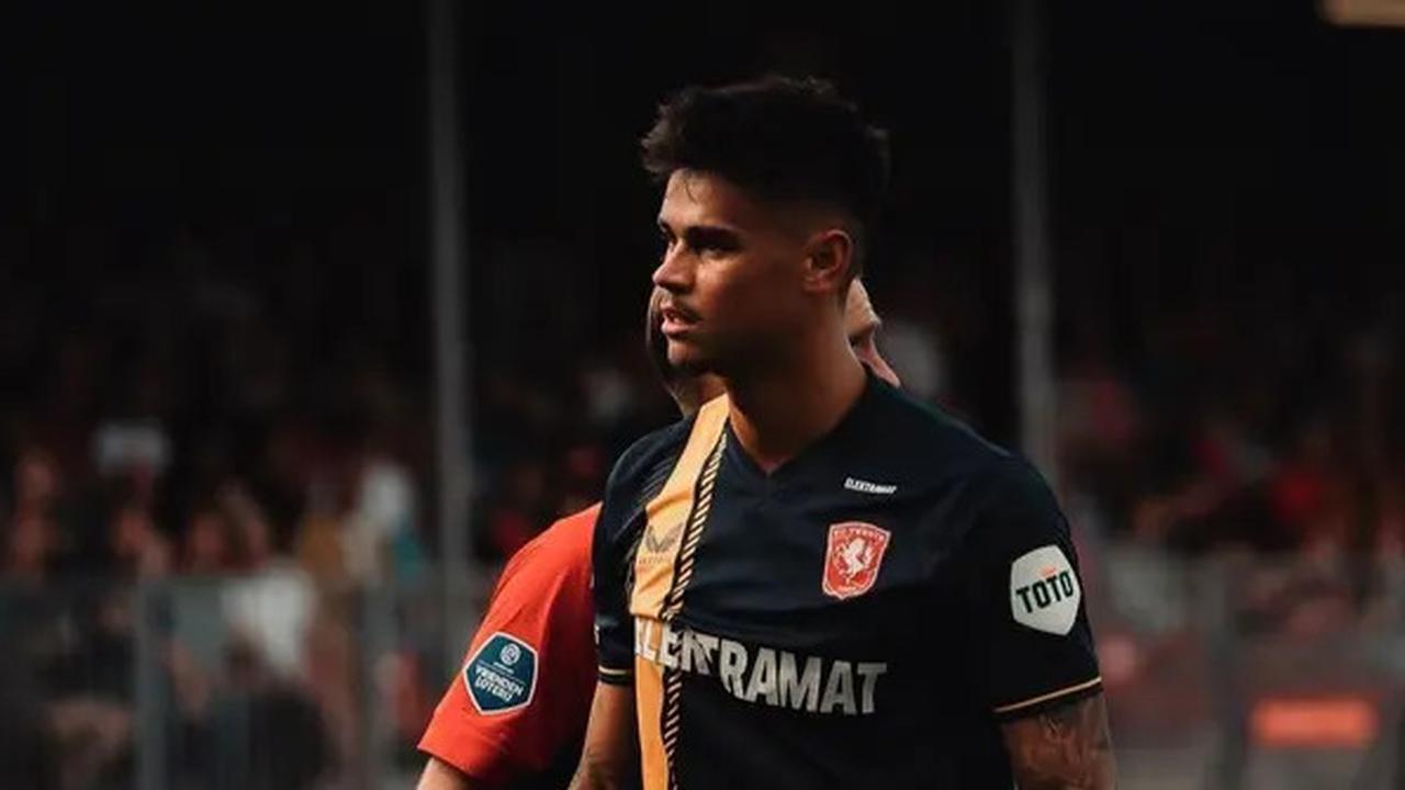 Mees Hilgers Tak Masuk Daftar Pemain FC Twente pada Laga Pembuka Eredivisie 2025/2026, Segera Cabut?