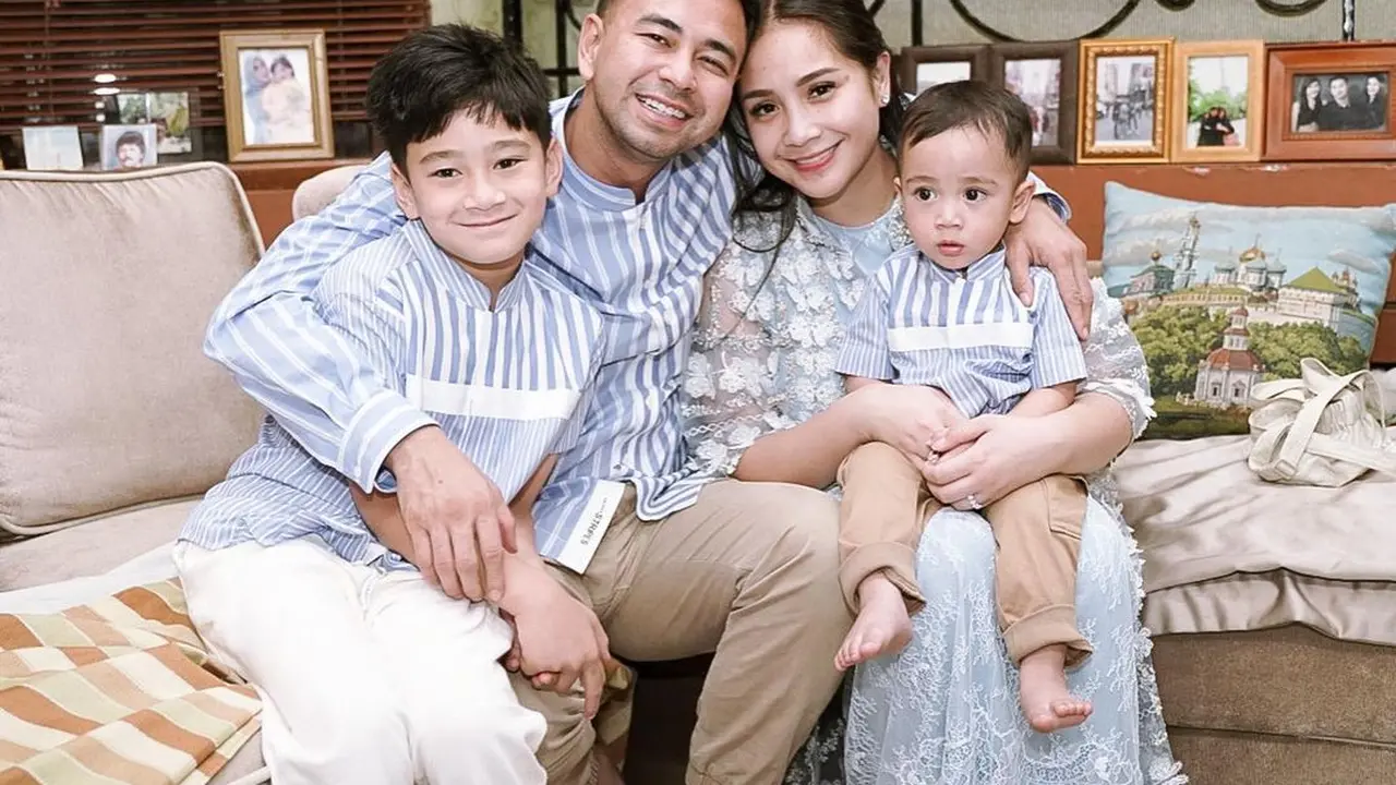 Momen lebaran keluarga Raffi Ahmad dan Nagita Slavina. (Foto: Instagram/raffinagita1717)