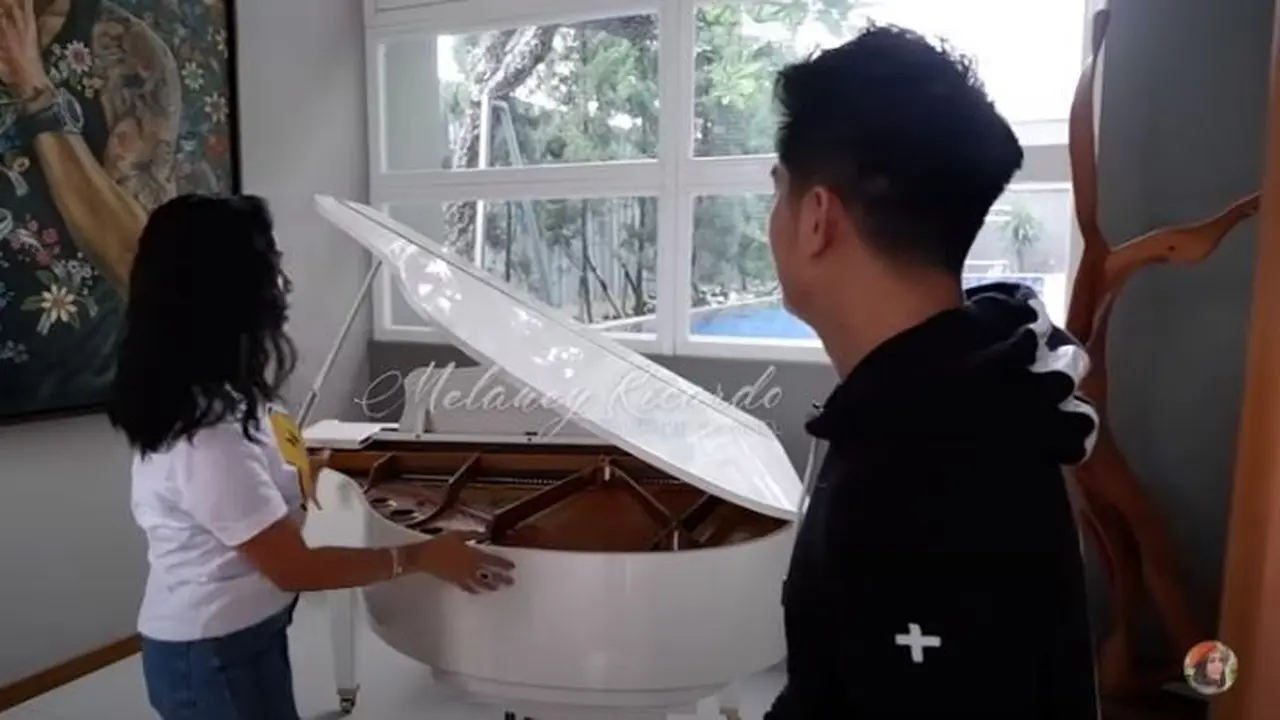 Piano di rumah Boy William