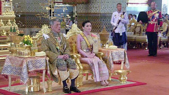 Maha Vajiralongkorn Sah Jadi Raja Thailand