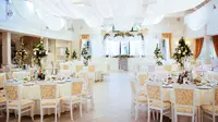 Masih pusing menentukan venue pernikahan yang Anda inginkan? Intip tips berikut ini. (Foto: Bridestory.com)