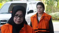 Tersangka anggota DPR Komisi VII Eni Saragih (depan) dan Hakim Adhoc Tipokor PN Medan Merry Purba akan menjalani pemeriksaan di Gedung KPK, Jakarta, Rabu (5/9). Eni diduga menerima suap proyek pembangunan PLTU Riau-1. (Merdeka.com/Dwi Narwoko)