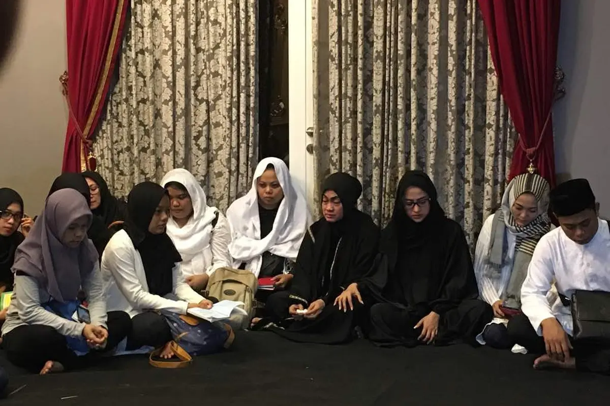 [Bintang] Dewi Perssik dan Sri Wulansih