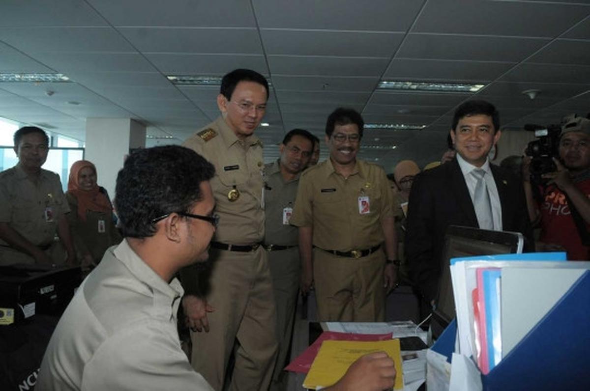 Usai cuti Lebaran, Menteri Yuddy sidak kantor Ahok