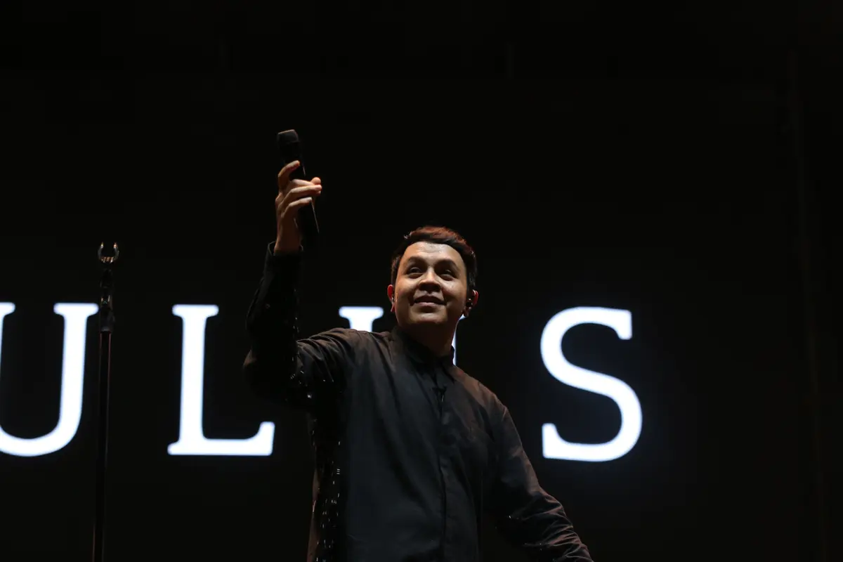 Tulus di KLBB 2024 (Fimela/Daniel Rachmad)