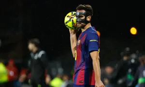 Aksi Eric Garcia bersama Barcelona pada musim 2025/2026 - AP Photo/Lalo R. Villar