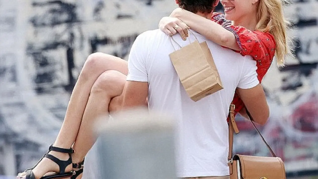 Margot Robbie menikah diam-diam dengan kekasihnya, Tom Ackerley. (Foto: Dailymail)