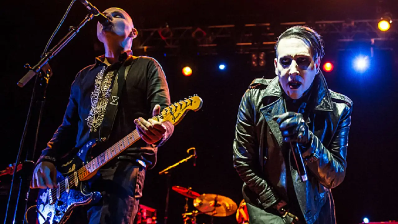 Marilyn Manson Perangi Bajakan Pakai Playstation One