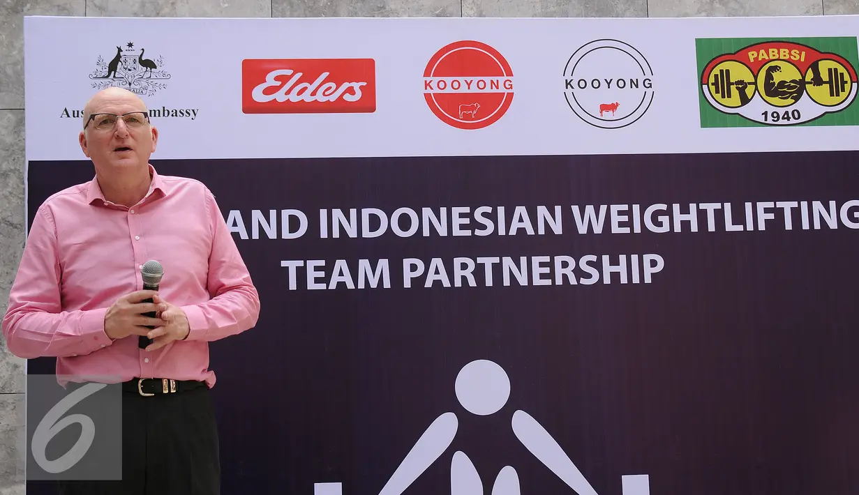 Duta Besar Australia untuk Indonesia, Paul Grigson memberikan sambutan pembuka pada peluncuran kerjasama antara produsen daging sapi Australia, Elders dengan PB PABBSI di KedubesAustralia, Jakarta, Selasa (3/5/2016). (Liputan6.com/Helmi Fithriansyah)
