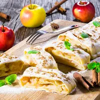 Ilustrasi Apple Strudel/https://www.shutterstock.com/from&nbsp;my point of view&nbsp;