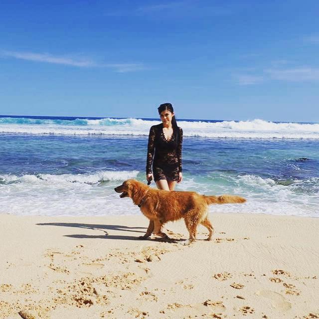 Potret Dita Soedarjo Yang Gemar Pose Di Pantai Lifestyle
