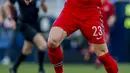 Penyerang Norwegia, Erling Haaland mengontrol bola saat bertanding melawan Turki pada lanjutan Kualifikasi Piala Dunia 2022 zona Eropa Grup G di stadion La Rosaleda di Malaga, Spanyol, Minggu (28/3/2021). Turki menang telak atas Norwegia 3-0. (AP Photo/Fermin Rodriguez)