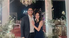 Beberapa waktu lalu sempat disibukan dengan promosi film terbarunya berjudul Dear Jo di berbagai bioskop, kini ia pun memiliki waktu luang bersama kekasih. Tidak jarang, Anggika kerap membagikan potretnya bersama kekasih saat jalani kencan maupun liburan bareng. (Liputan6.com/IG/@anggikabolsterli)