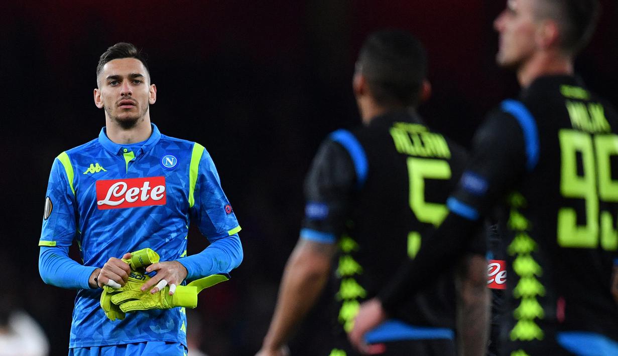Alex Meret. Kiper kedua Napoli berusia 24 tahun ini diprediksi akan menjadi kiper Timnas Italia di masa datang. Musim ini telah bermain dalam 21 laga Serie A dengan mencatat 6 clean sheet dan kebobolan 28 gol. (AFP/Ben Stansall)