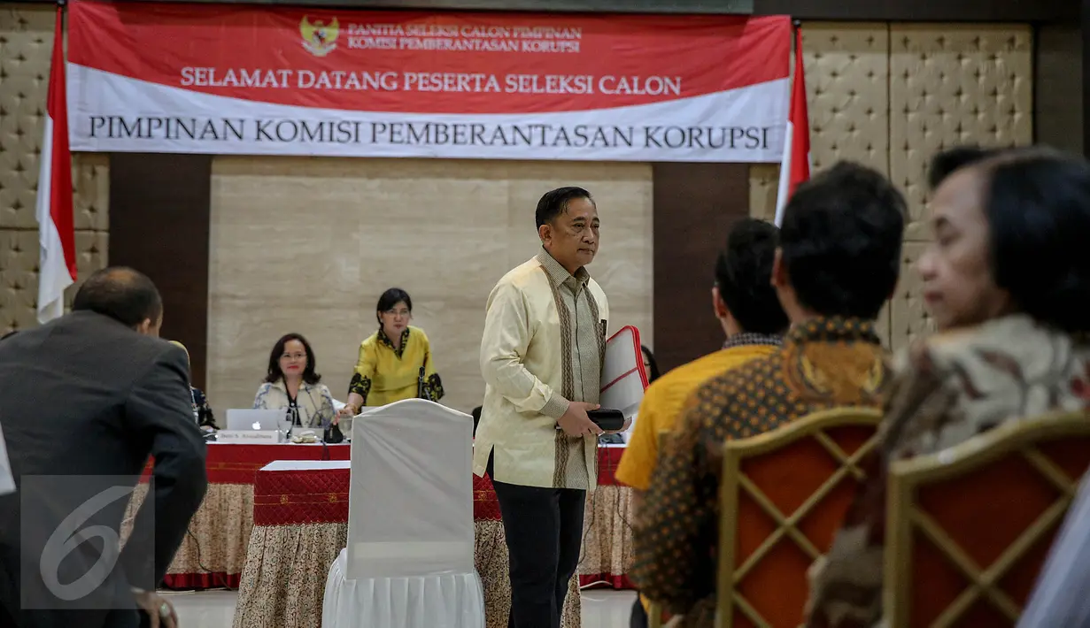 Calon pimpinan KPK, Mayjen TNI (Purn) Hendardji Soepandji usai mengikuti wawancara tahap akhir di Gedung Sekretariat Negara, Jakarta, Selasa (25/8/2015). Hari ini, 7 orang capim menghadapi wawancara tahap akhir. (Liputan6.com/Faizal Fanani)