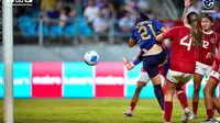 Laga antara sang tuan rumah, Thailand melawan Timnas Indonesia Putri yang berlangsung di Chonburi Stadium, Kamis (5/12/2025). (Dok. Changsuek)