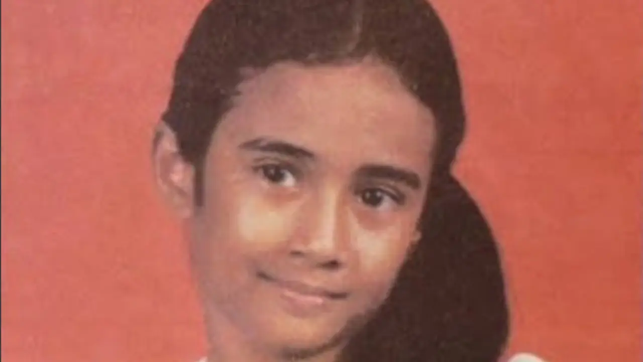 7 Potret Lawas Ria Irawan, Cantik Sedari Kecil