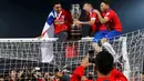 Para pemain Cile merayakan gelar juara Copa America 2015. (REUTERS/Marcos Brindicci)