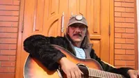 Profil Timur Priyono: Musisi Legendaris dan Ayah dari Mendiang Gustiwiw