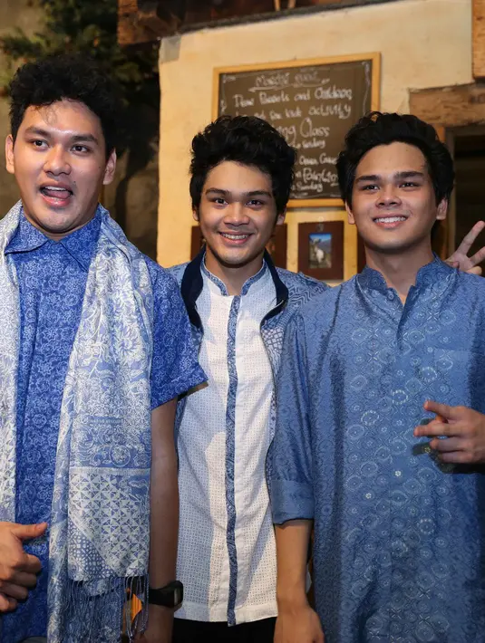 Mikha Angelo Dkk mengaku kagum dengan pemeran-pemeran berkualitas tanah air. Mikha sendiri mengaku akting tidak segampang bernyanyi.  (Nurwahyunan/Bintang.com)