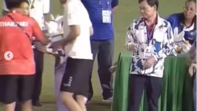 Kalah dari Indonesia, Pemain Thailand Buang Medali Perak dan Maskot SEA Games 2023