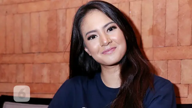[Bintang] Aurelie Moeremans