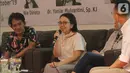 Psikiatri RSUD Pasar Minggu dr. Yaniar Mulyantini, Komunitas Art Giving Fifi dan Film Maker Yatna  menjadi pembicara dalam talkshow di Jakarta, Sabtu (12/10/2019). Acara yang digelar Sahitya dan RSUD Pasar Minggu itu bertema 'Menghapus Stigma, Berikan Dukungan'. (Liputan6.com/Angga Yuniar)