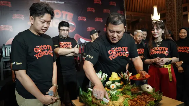 Syukuran film Cocote Tonggo di Solo, Jawa Tengah, baru-baru ini.