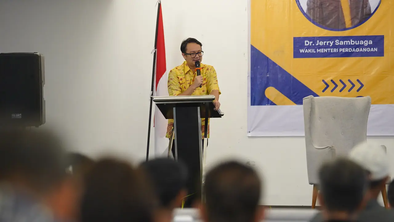 Wakil Menteri Perdagangan Jerry Sambuaga dalam Diseminasi Pengawasan Barang Terkait dengan K3L di Yama Resort Tondano, Kabupaten Minahasa, hari ini, Sabtu (13/1/2024). (Dok Kemendag)
