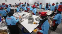 Dapur Kebayunan mitra mandiri Badan Gizi Nasional (BGN) mampu memproduksi 16.203 paket Makan Bergizi Gratis (MBG) setiap hari. (merdeka.com/Arie Basuki)