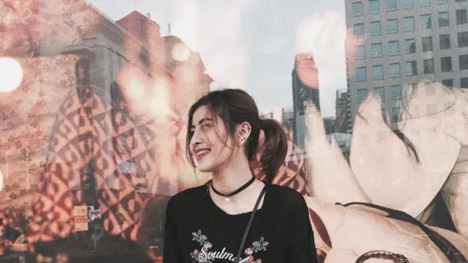 Belajar Pede dari 10 Potret Fashion Style Awkarin