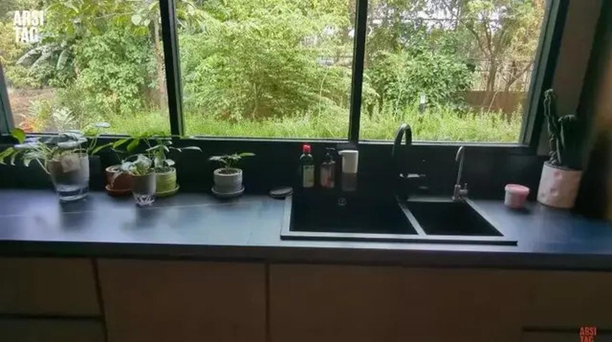 Potret Dapur di Rumah Dr. Tompi, Punya Model Mewah dan Fungsional di Dalam Satu Ruang