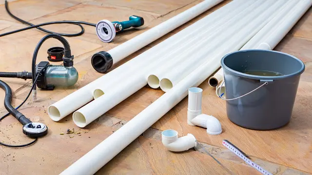Cara Menanam Stroberi Hidroponik Pipa PVC Horizontal (Foto: Reve.com)