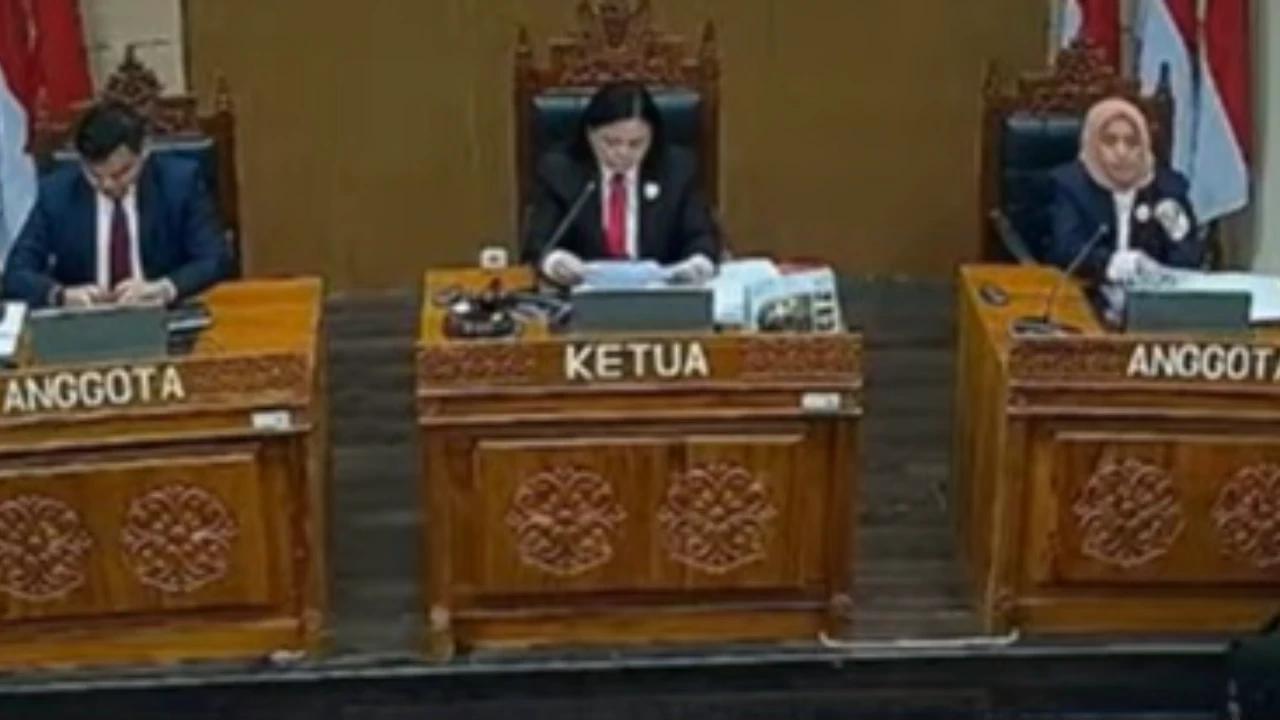 VIDEO: Emosi Hakim Tajam Cecar UGM di Sidang Sengketa Ijazah Jokowi "Ini Perintah Majelis Pak!"