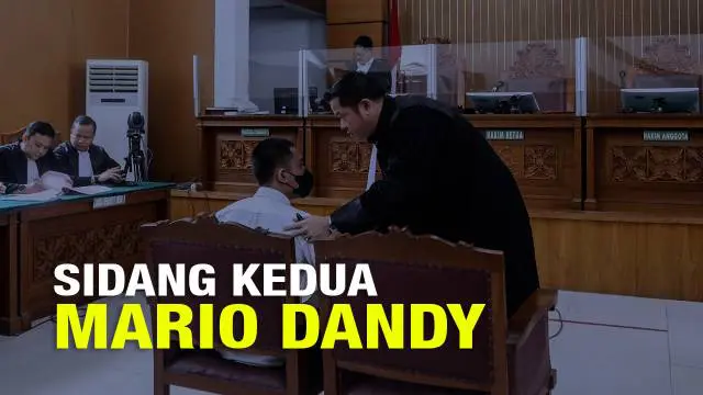 Sidang kedua kasus penganiayaan terdakwa Mario Dandy Satriyo digelar pada, Selasa, 13 Juni 2023 dengan agenda sidang hari menghadirkan ayah David Ozora, Jonathan Latumahina. Ia mengungkap ada sejumlah ancaman yang diterima David hingga diancam akan d...