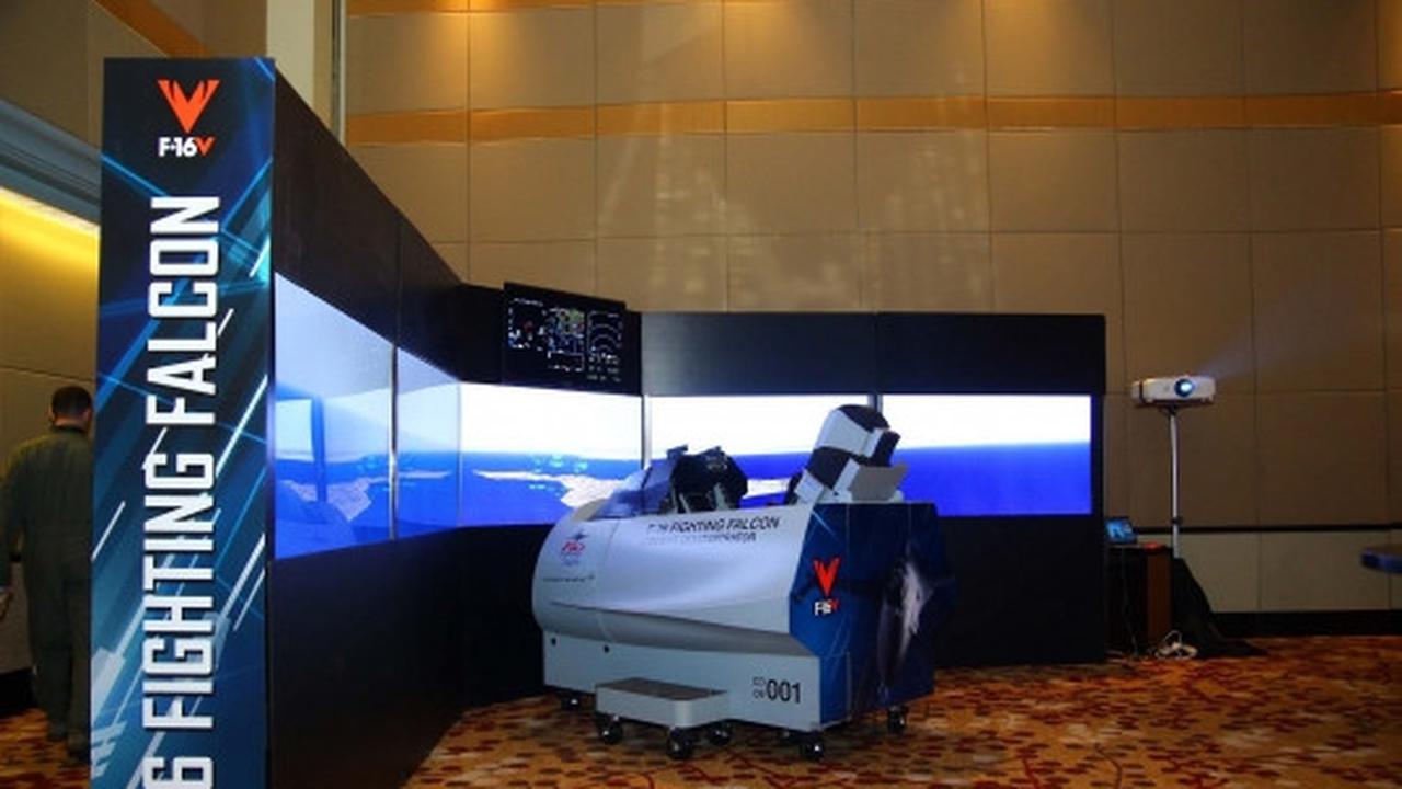 Amerika Serikat pamer kecanggihan F-16 Viper lewat simulator