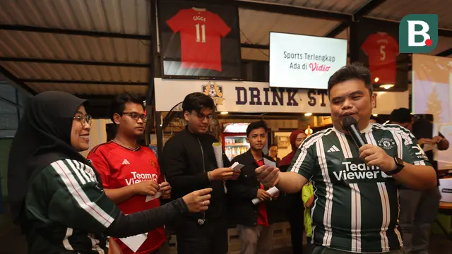 Foto: Gembira bersama IndoManUtd di Roaring Night Premier League West Ham Vs MU