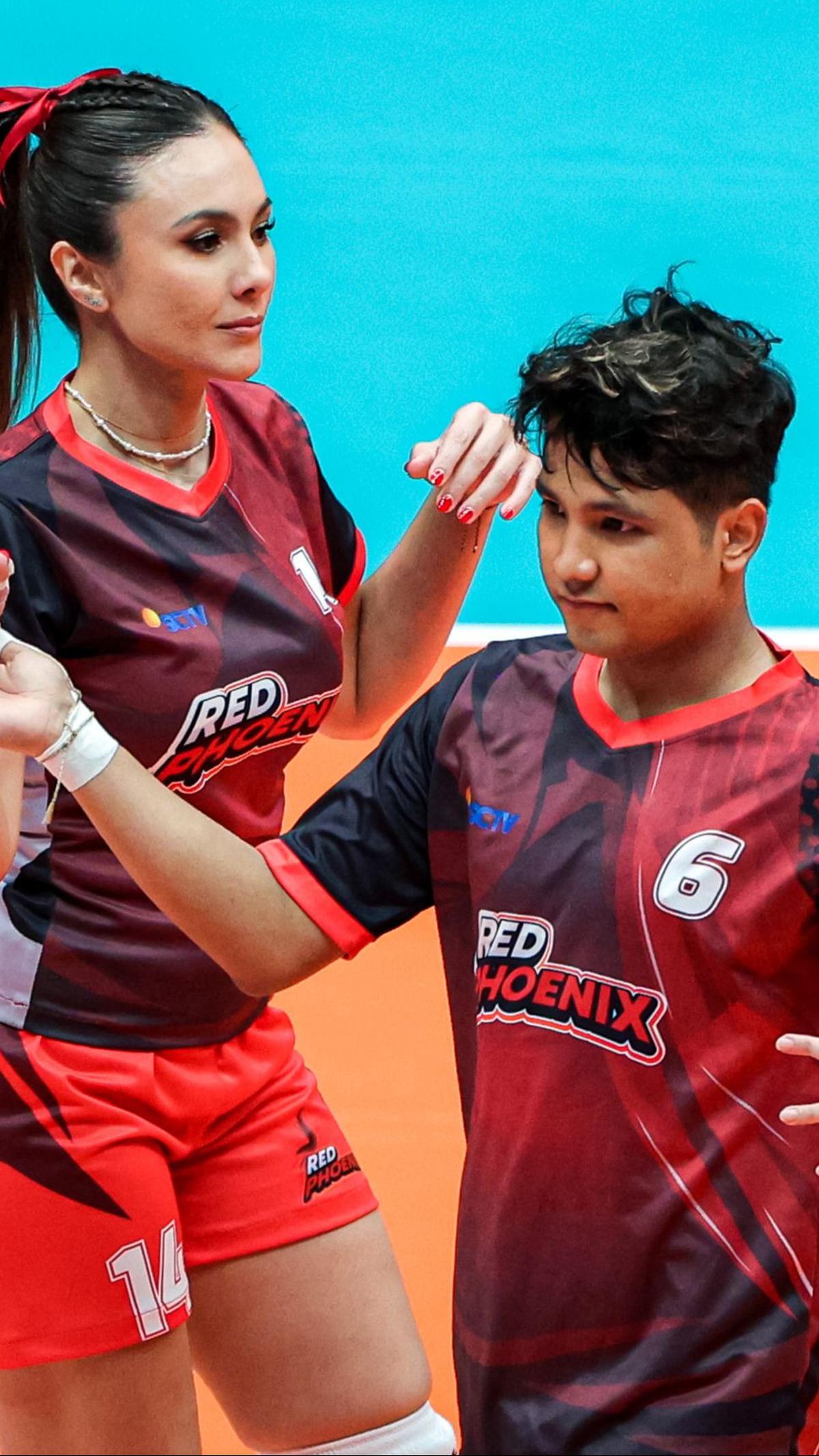 "Kalau voli, saya suka dari dulu. Akhir-akhir ini sering bermain. Belum jago, tapi bisa bermain," ujar Jirayut, sebagaiman dikutip Bola.com.<br><br>Bola.com/Bagaskara Lazuardi<br>