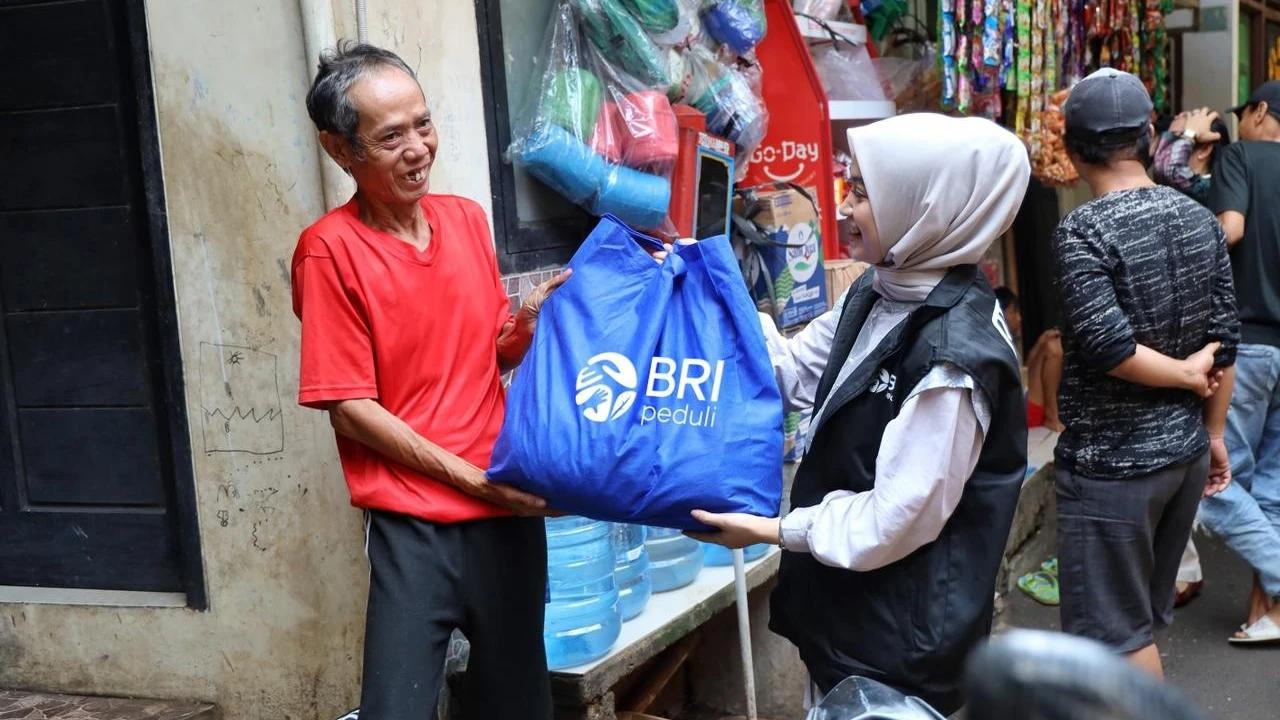 BRI Peduli Berbagi Bahagia di Ramadan 2026, Bagikan 279 ribu Paket Sembako & Santunan untuk Ribuan Anak Indonesia