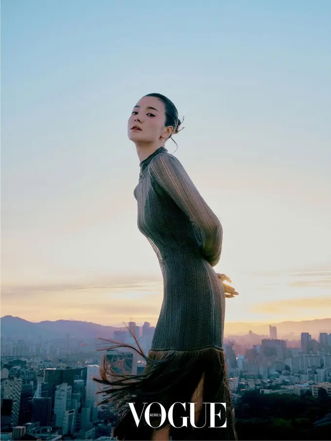 Transformasi Gaya Rambut Song Hye Kyo yang Tunjukkan Pesona Lady Boss hingga Princess