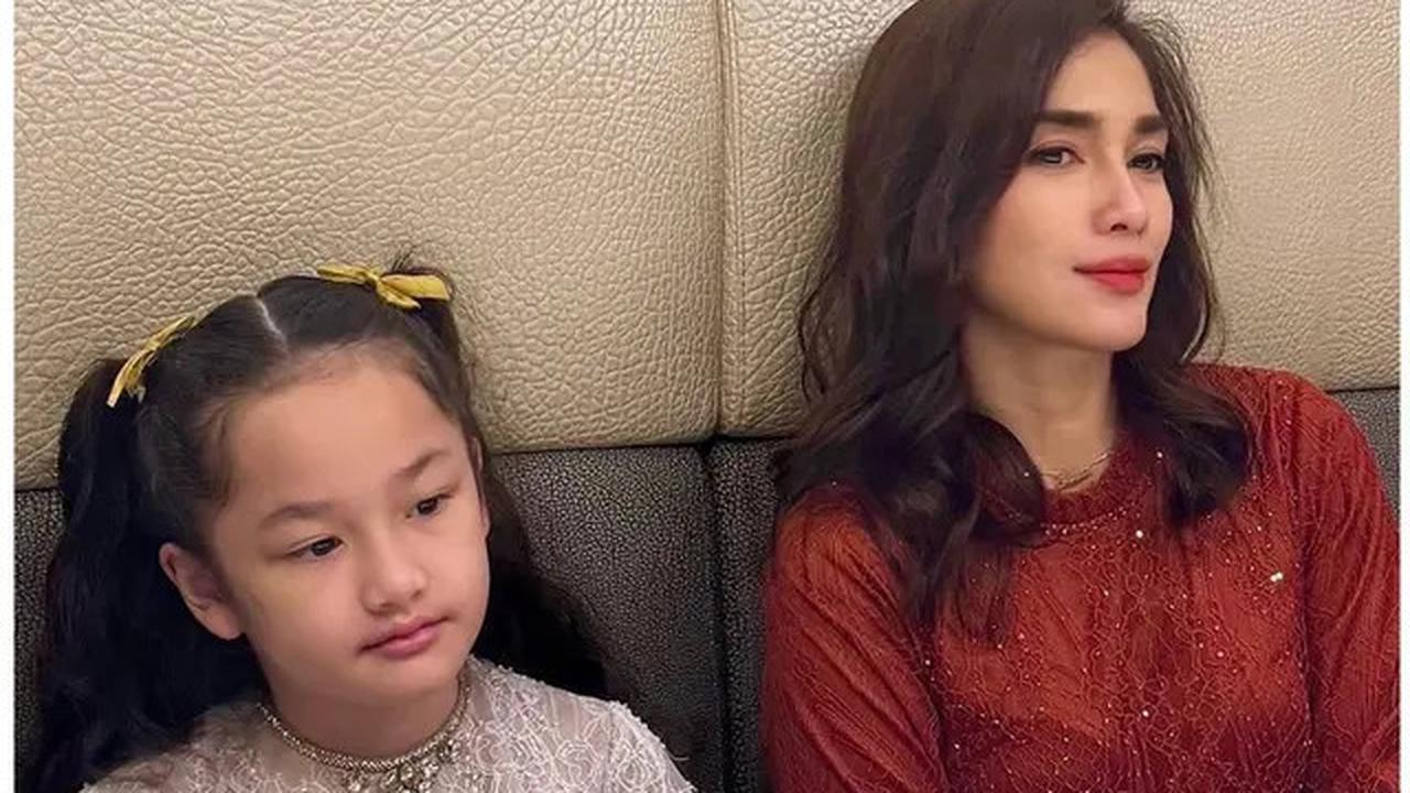 6 Potret Quality Time Ussy dan Sheva, Putri Bungsu Kian Cantik di Usia 8 Tahun