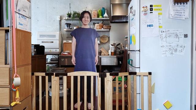 pria di Jepang buat replika istri dari kardus