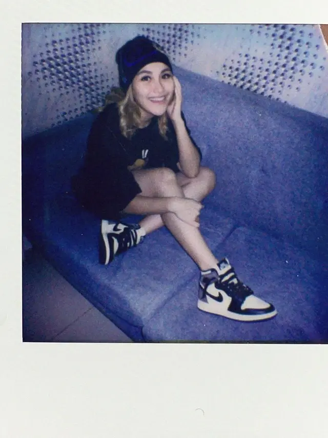 Gaya Ayu Ting-Ting yang Bak Remaja, Padahal Ibu Anak Satu