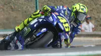 Valentino Rossi Kecewa Berat Gagal Memberi Marquez Tekanan