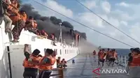 KMP Mutiara Sentosa 2 Angkut 250 Penumpang Terbakar di Laut Sumenep