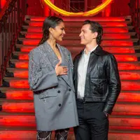 Zendaya dan pacarnya Tom Holland tampil dengan gaya pasangan paling stylish di peremiere "Spider-Man: No Way Home" di London semalam (Foto: Instagram @spidermanmovie)