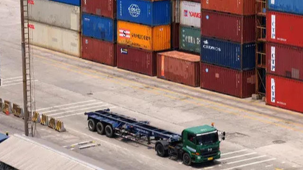 BPS: Neraca Perdagangan Indonesia Surplus 55 Bulan Berturut-Turut