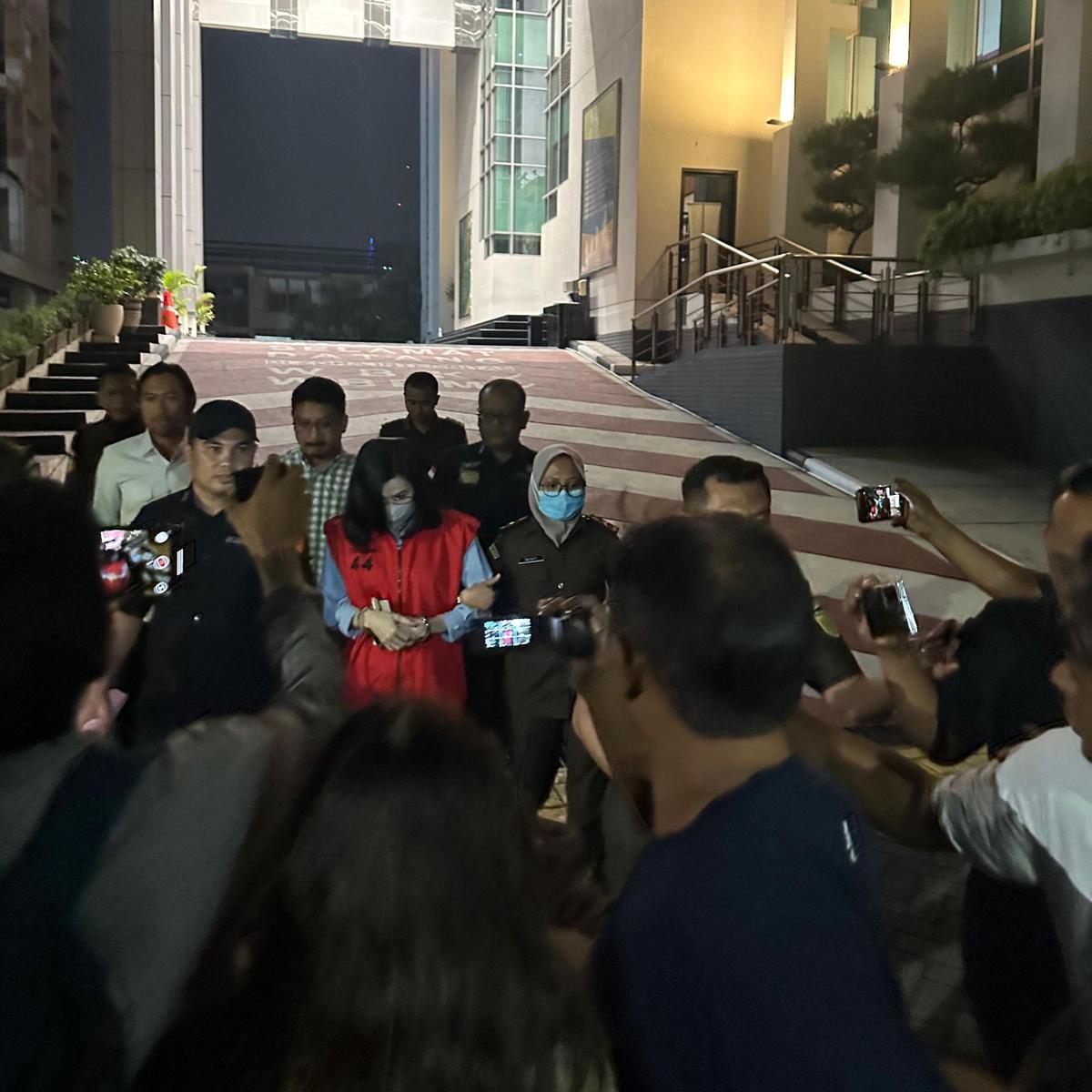 MW Ibunda Ronald Tannur ditetapkan sebagai tersangka suap hakim PN Surabayara
