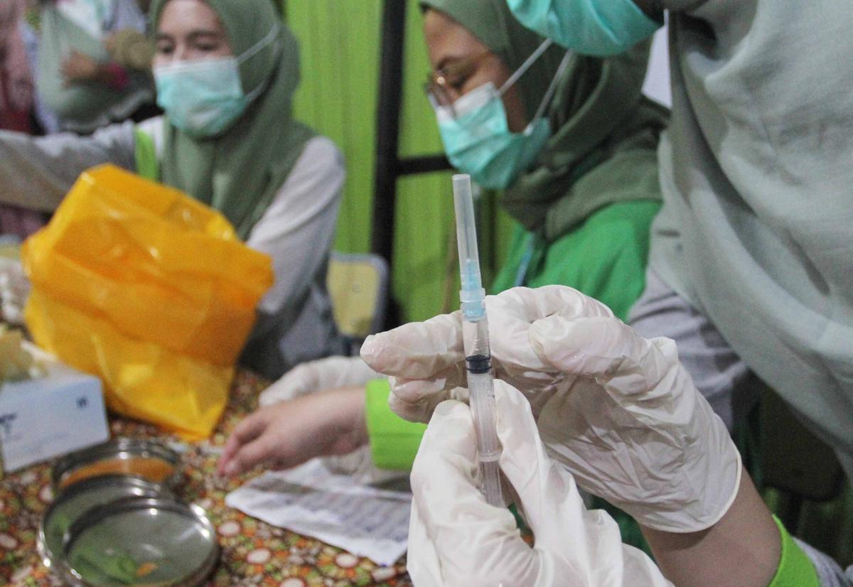 FOTO: Antusias Siswa SD Ikuti Imunisasi Massal BIAS 2025